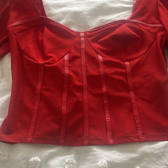 Guess cute Valentines 💘 top - Picture 2 of 4